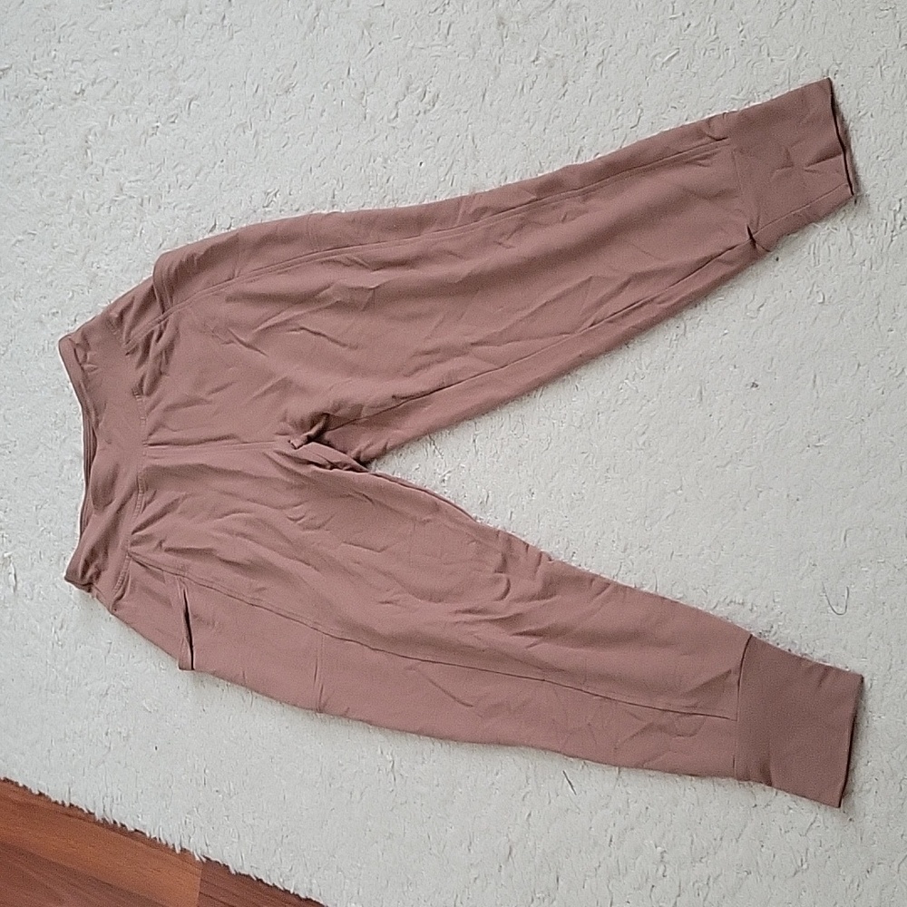 !NWOT Womens terry joggers